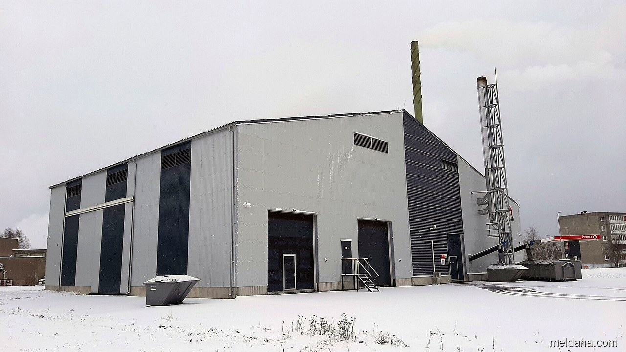 Здание современной котельной с дымовой трубой — типовой объект теплоснабжения